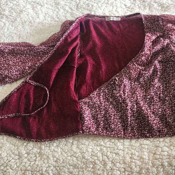 Abercrombie & Fitch wrap around long sleeve shirt - Picture 8 of 12